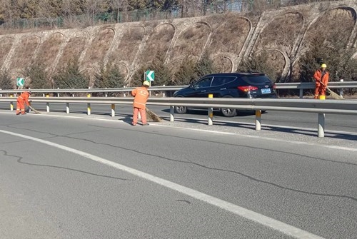 清洁路面12.3.jpg
