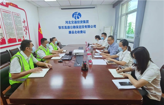 龚书记调研3.jpg 龚书记调研3.jpg