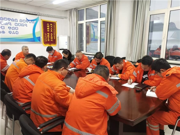召开除雪保畅工作总结会 复盘成效补短板 凝心聚力强保障.jpg 召开除雪保畅工作总结会 复盘成效补短板 凝心聚力强保障.jpg